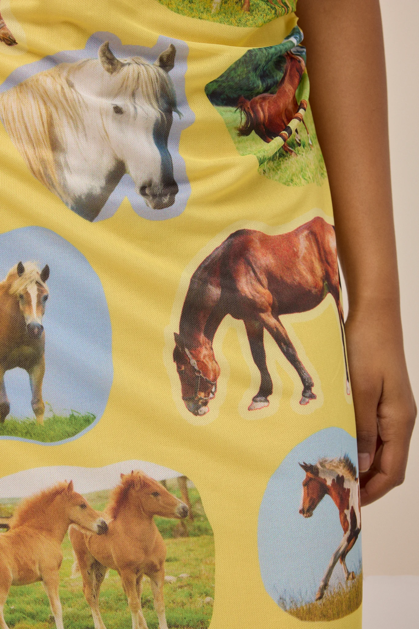 LILY MESH DRESS - HORSE GIRL - Hercitys